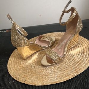 Forever Wedge Heel Sandals Size 6